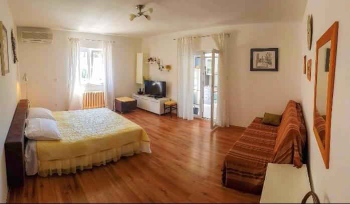 Apartmani Tina Jelsa  Eksteriør bilde